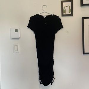 black bodycon dress